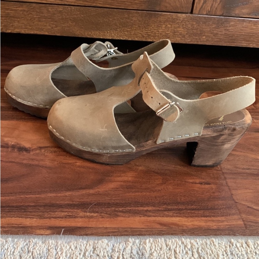 Lotta from Stockholm, distressed T-bar clogs - Picture 2 of 3